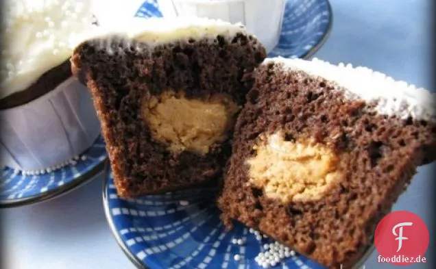 Geburtstagskind Erdnussbutter Versteckte Schokolade Cupcakes