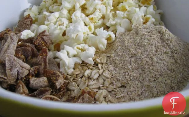 Erdnussbutter Popcorn Müsli Bites
