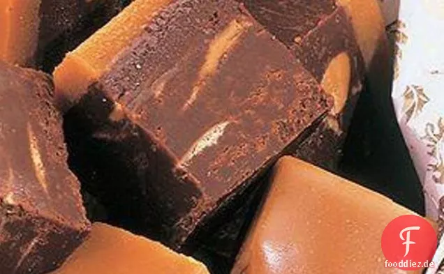 Festliche Erdnussbutter Schokolade Fudge
