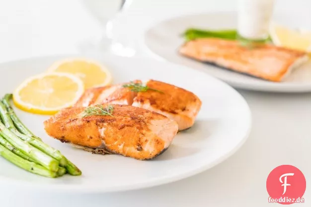 Gegrillter Lachs mit Sherryessig-Honigglasur