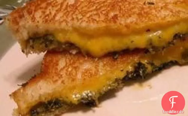 Schnell und einfach gegrillter Käse