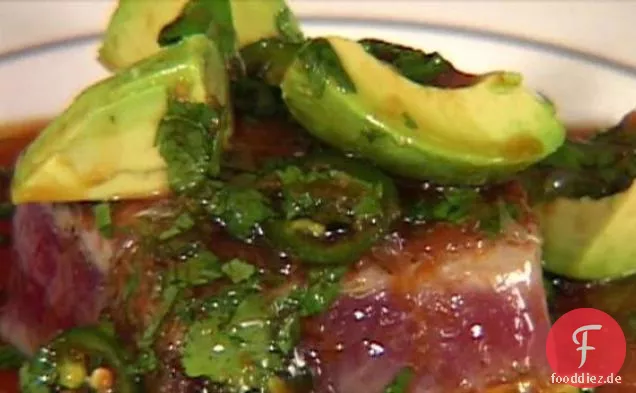Gebratener Thunfisch mit Avocado, Soja, Ingwer und Limette