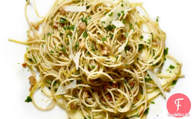 Vollkornspaghetti mit Knoblauch, Petersilie und Zitrone