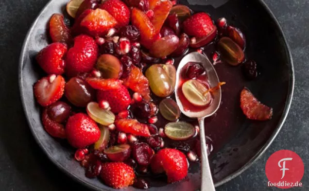 Einfach roter Obstsalat