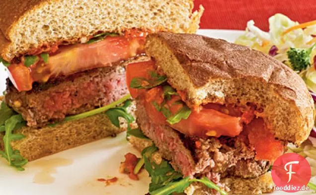 Lammburger mit sonnengetrockneten Tomaten-Aioli