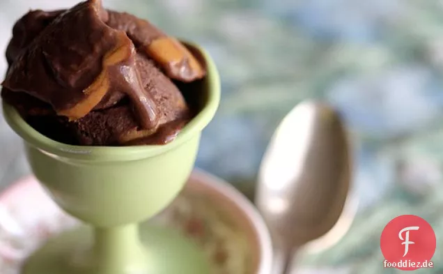 Doppelte Schokolade Erdnussbutter Eis