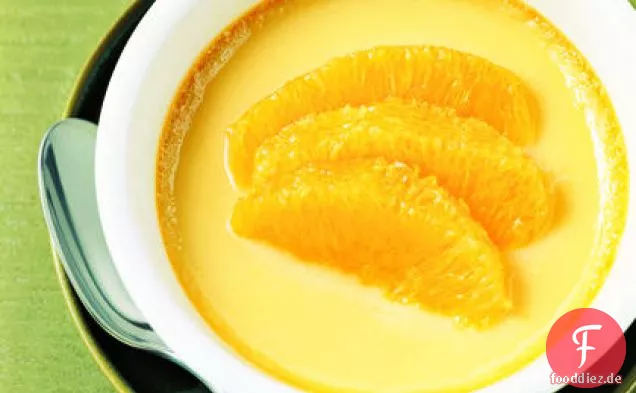 Vanillepudding mit Rum-marinierten Orangen