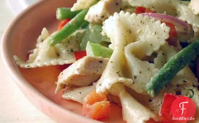 Pfeffriger Hühnchen-Nudelsalat