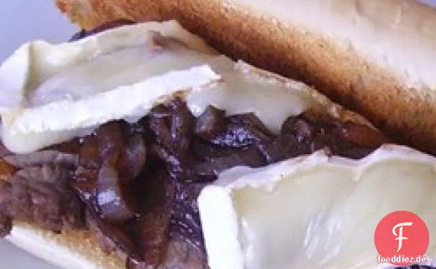 Roastbeef Subs mit Balsamico Zwiebeln und Brie Käse