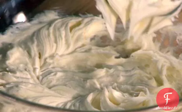 Magnolia's Vanilla Cupcake