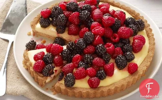 Käsekuchen-Torte mit Beeren