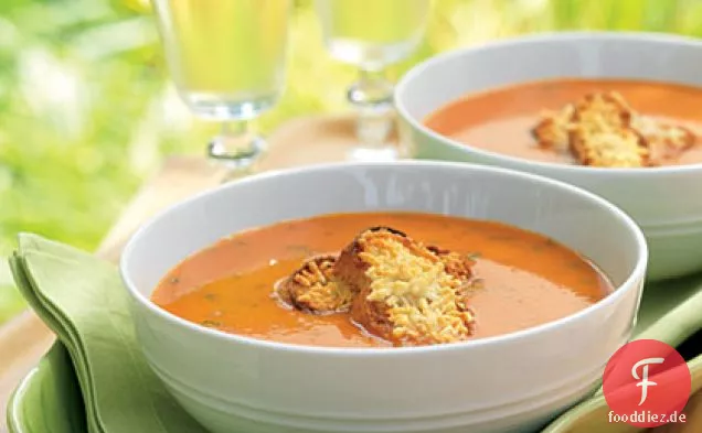 Gegrillte Tomatensuppe mit Parmesancroutons