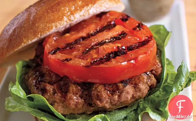 Knoblauch-Thymian-Burger mit gegrillten Tomaten