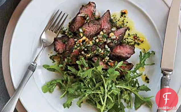 Hanger Steak mit Kräuter-Nuss-Salsa