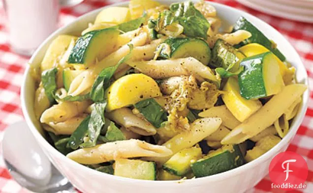 Nudelsalat mit Auberginen, Zucchini und Kürbis