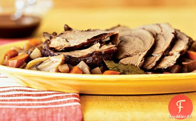 Geschmorter Braten mit Wurzelgemüse