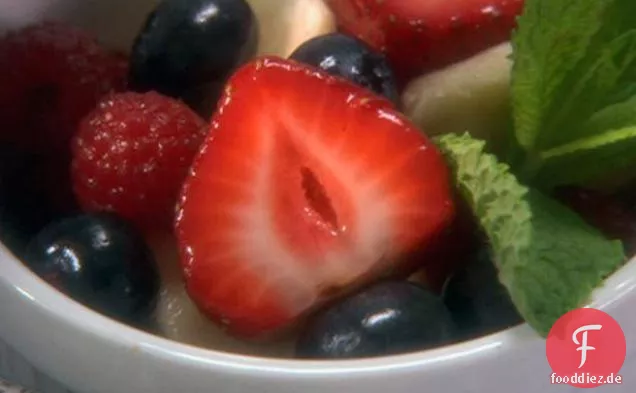 Beeren-Minze-Salat