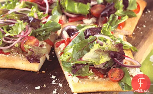Frisches Zitronengrün auf rotem Pfeffer Focaccia