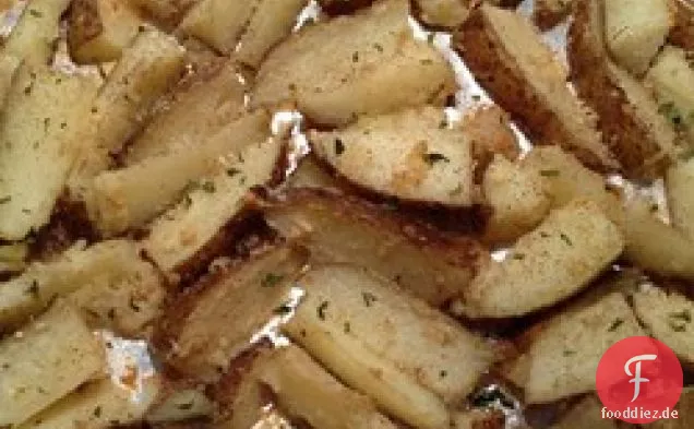 Ofenfrische gewürzte Kartoffelspalten