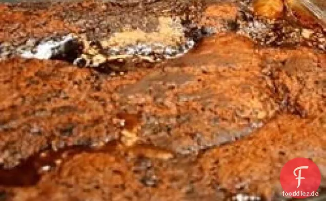 Altmodischer Schokoladenkuchen auf dem Kopf