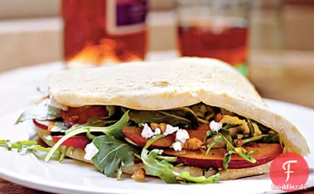 Ziegenkäse und Grüns Piadine