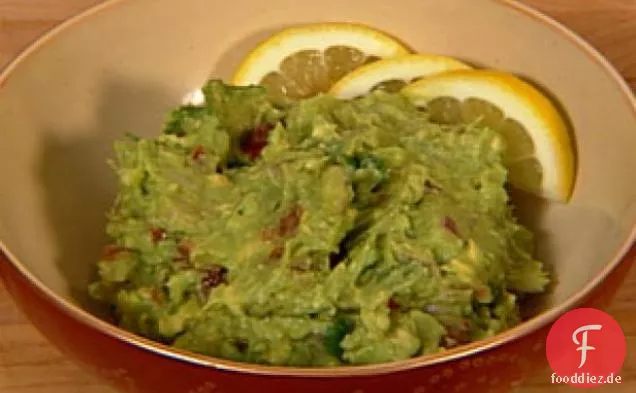 Zitronige Guacamole