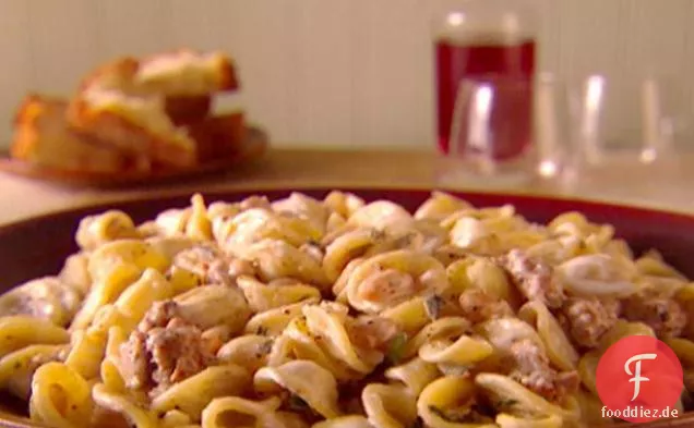 Orechiette mit Wurst, Bohnen und Mascarpone