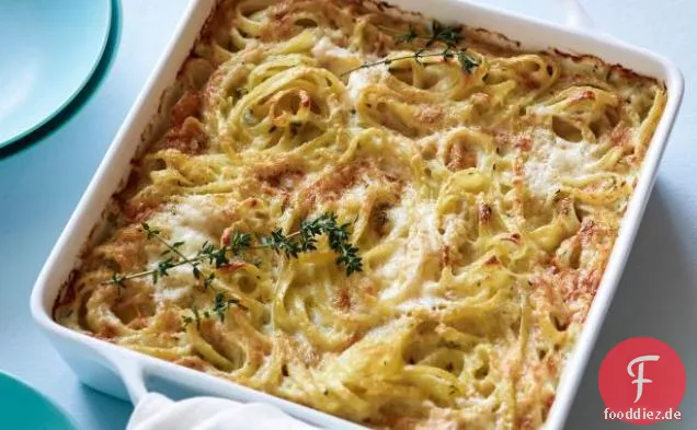 Cremig gebackene Fettuccine mit Asiago und Thymian