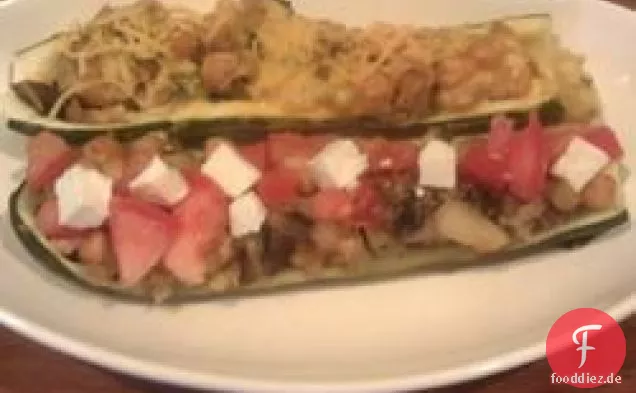 Zucchini mit Kichererbsen-Pilz-Füllung