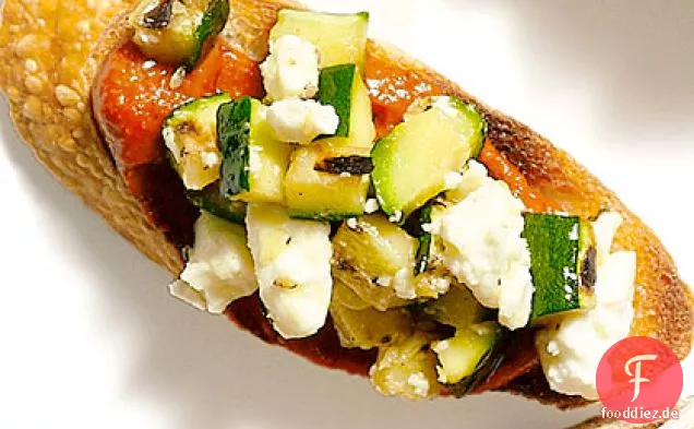 Zucchini und Harissa Bruschetta