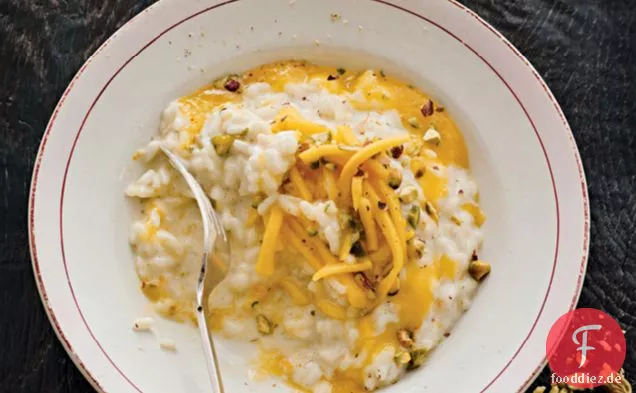 Vanille-Kokos-Risotto mit gewürzter Mango und Pistazie