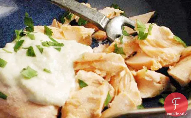 Samak Tarator (Pochierter Fisch mit Pinienkernsauce)