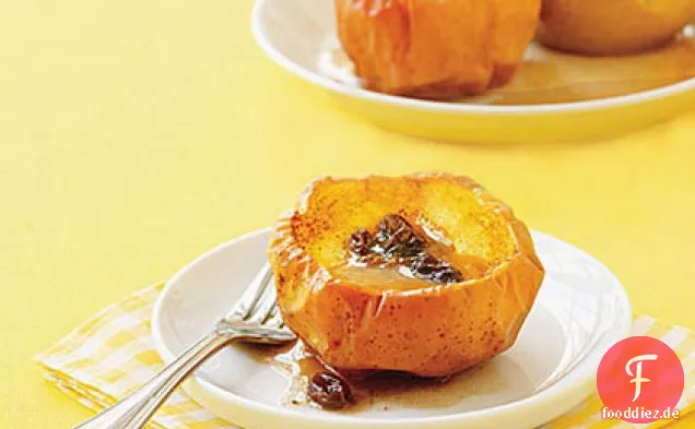 Gebackener Apfel in der Mikrowelle