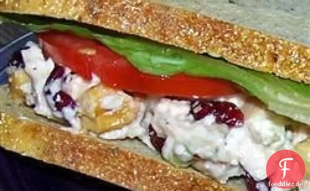 Gegrilltes Hähnchen-Salat-Sandwich