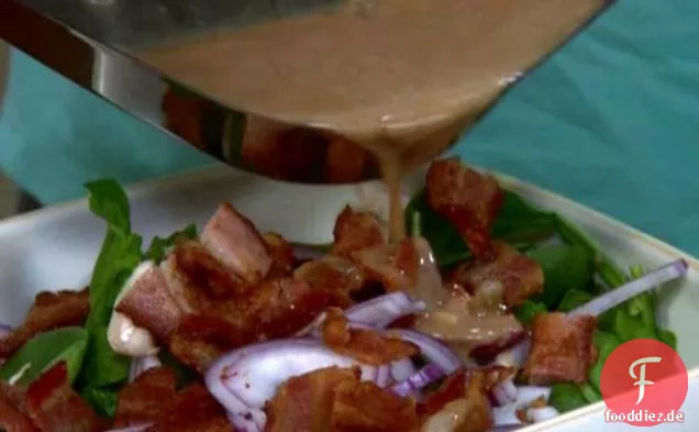 Spinatsalat mit warmem Speckdressing