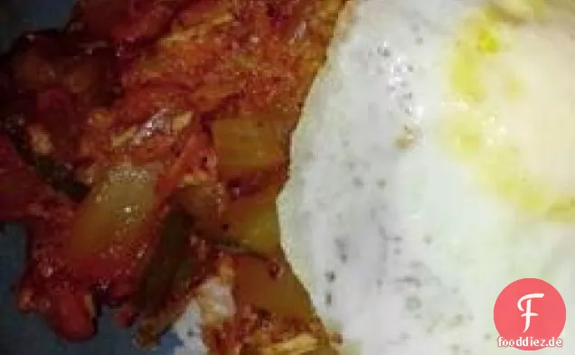 Chompchae Deopbap (koreanischer scharfer Thunfisch und Reis)