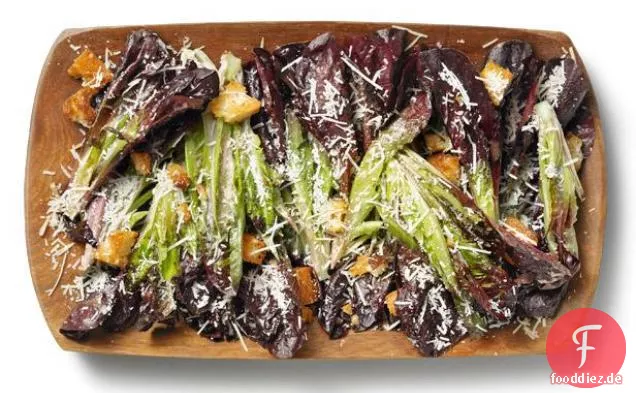 Caesar-Salat mit roter Romaine