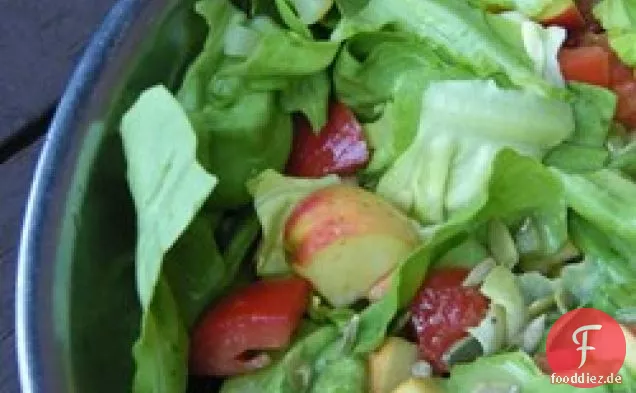 Apfel-Sonnenblumenkern-Salat