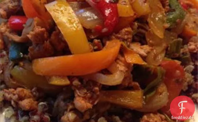 Hühnerchorizo auf Quinoa mit Paprika