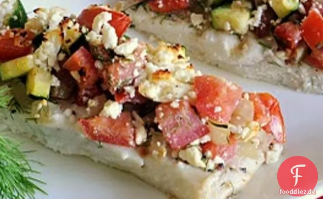 Gebackener Heilbutt mit Zucchini, Tomaten, Dill und Feta