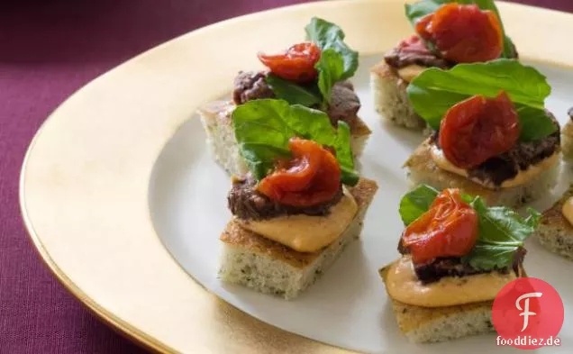 Gegrilltes Rinderfilet auf Focaccia-Toast