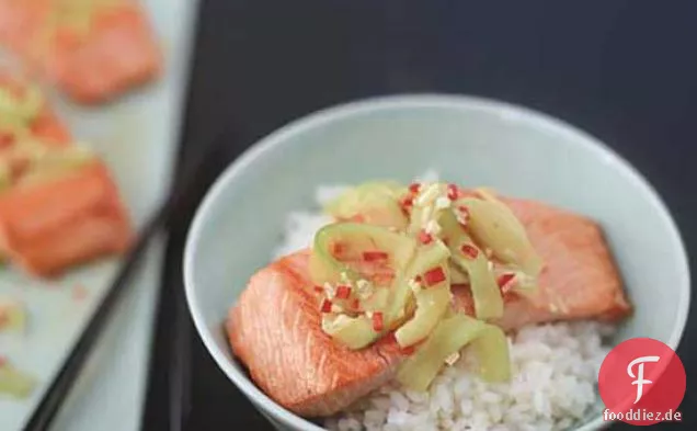 Lachs Reis Schüssel mit Ingwer-Limetten-Sauce