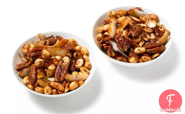 Indisch gewürzte Nüsse mit Kokosnuss