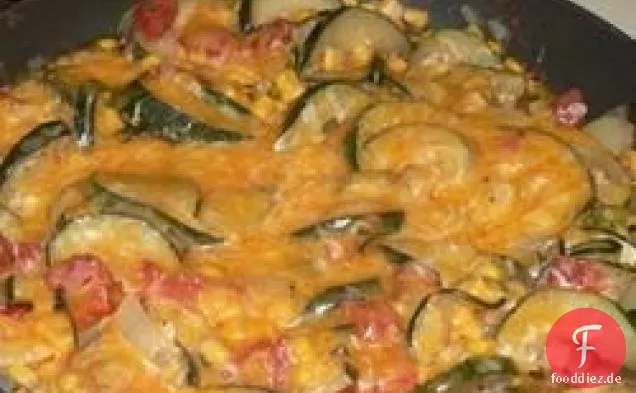 Zucchini und Mais mit Käse überbacken