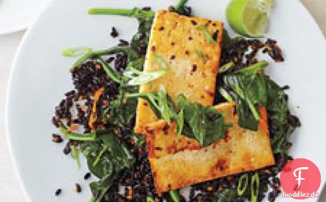 Gebratener Schwarzer Reis Mit Ingwer Tofu Und Spinat