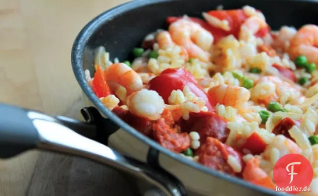 Reis nach spanischer Art mit Chorizo und Garnelen