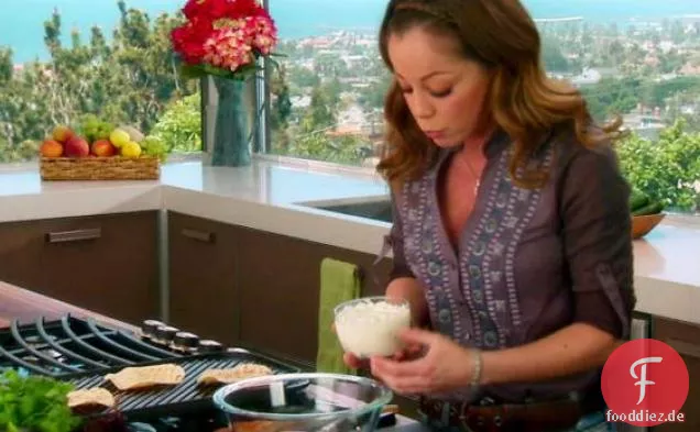 Mexikanischer Ricottaaufstrich mit gegrillten Tostadas