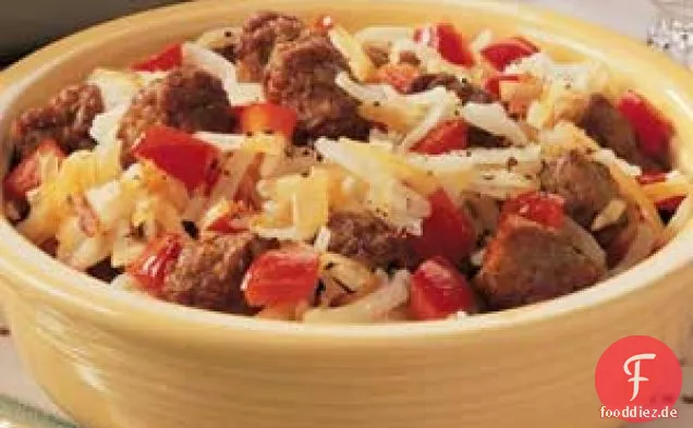 Bratpfanne mit Wurst und Kartoffeln