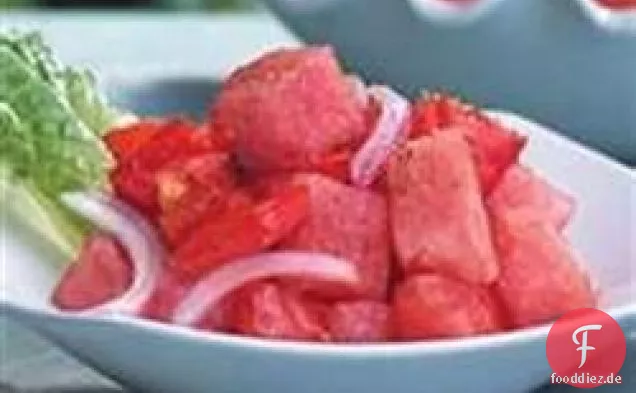 Wassermelonen-Tomaten-Salat mit Balsamico-Dressing