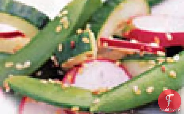 Zucker-, Erbsen-, Rettich- und Gurkensalat